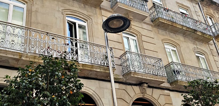 Local en calle Velázquez Moreno