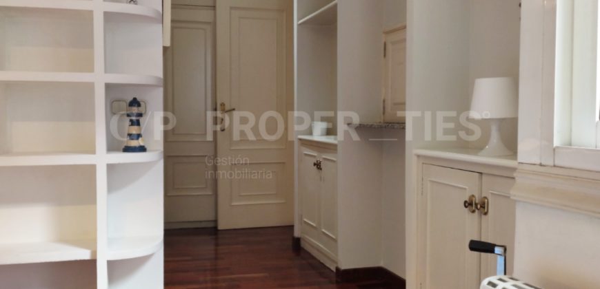 Dúplex en Calle Arquitecto Pérez Bellas