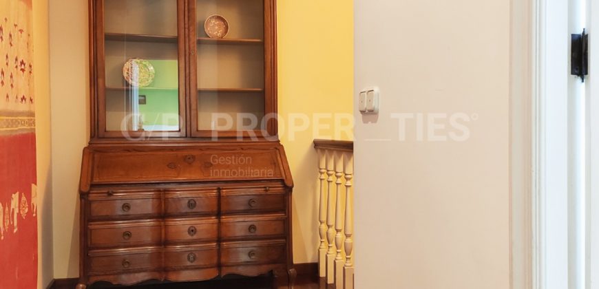 Dúplex en Calle Arquitecto Pérez Bellas