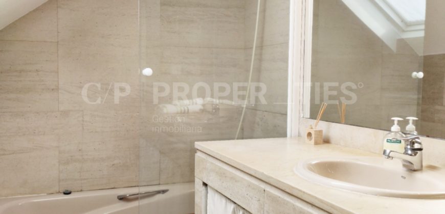 Dúplex en Calle Arquitecto Pérez Bellas