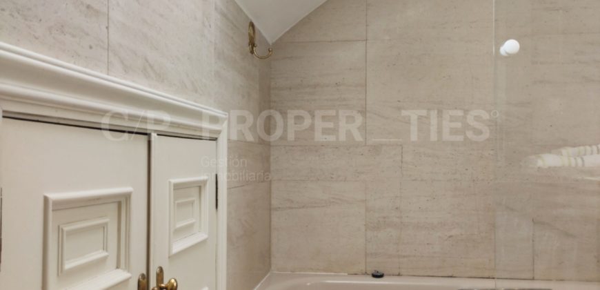 Dúplex en Calle Arquitecto Pérez Bellas