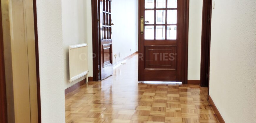 Piso en calle Rosalía de Castro