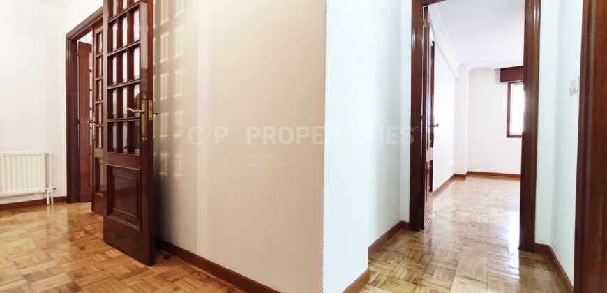 Piso en calle Rosalía de Castro