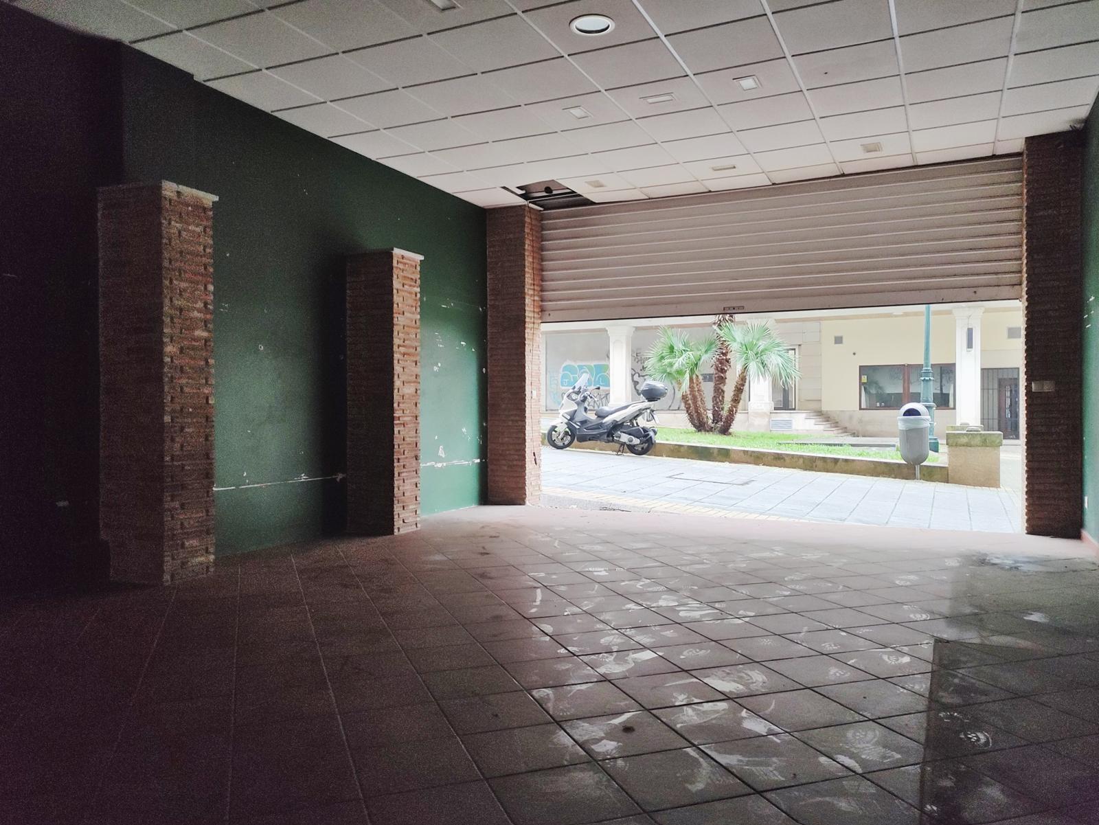 Local en Calle Enrique Xabier Macías